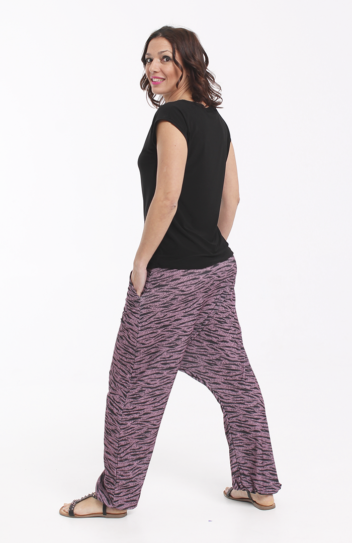 Pantalon-MIKEL-print-rosanegro-3.png